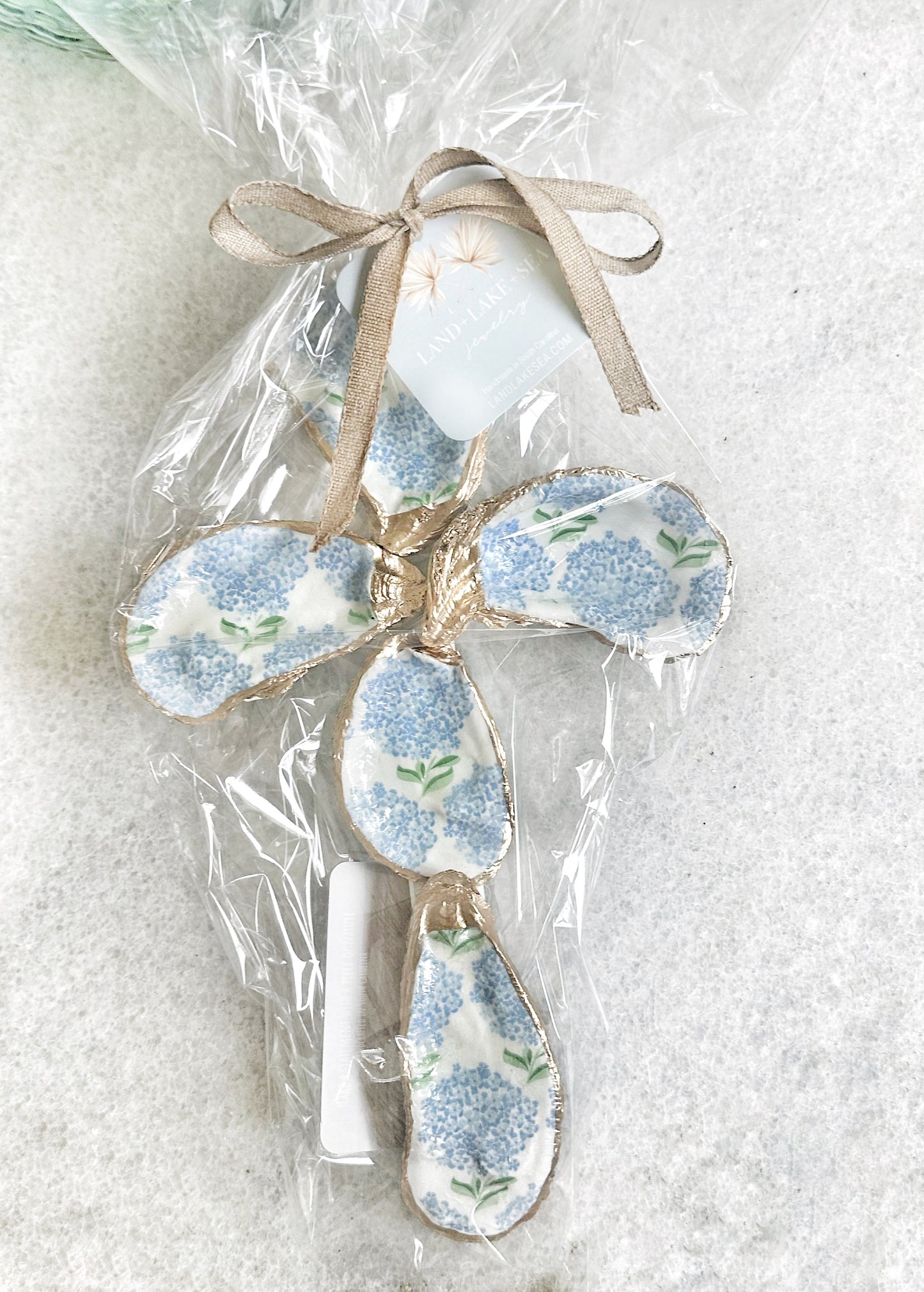 Oyster Cross -Hydrangeas