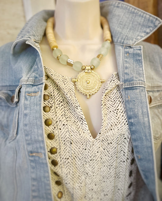 Brass “El Dorado” pendant necklace -Light Aqua