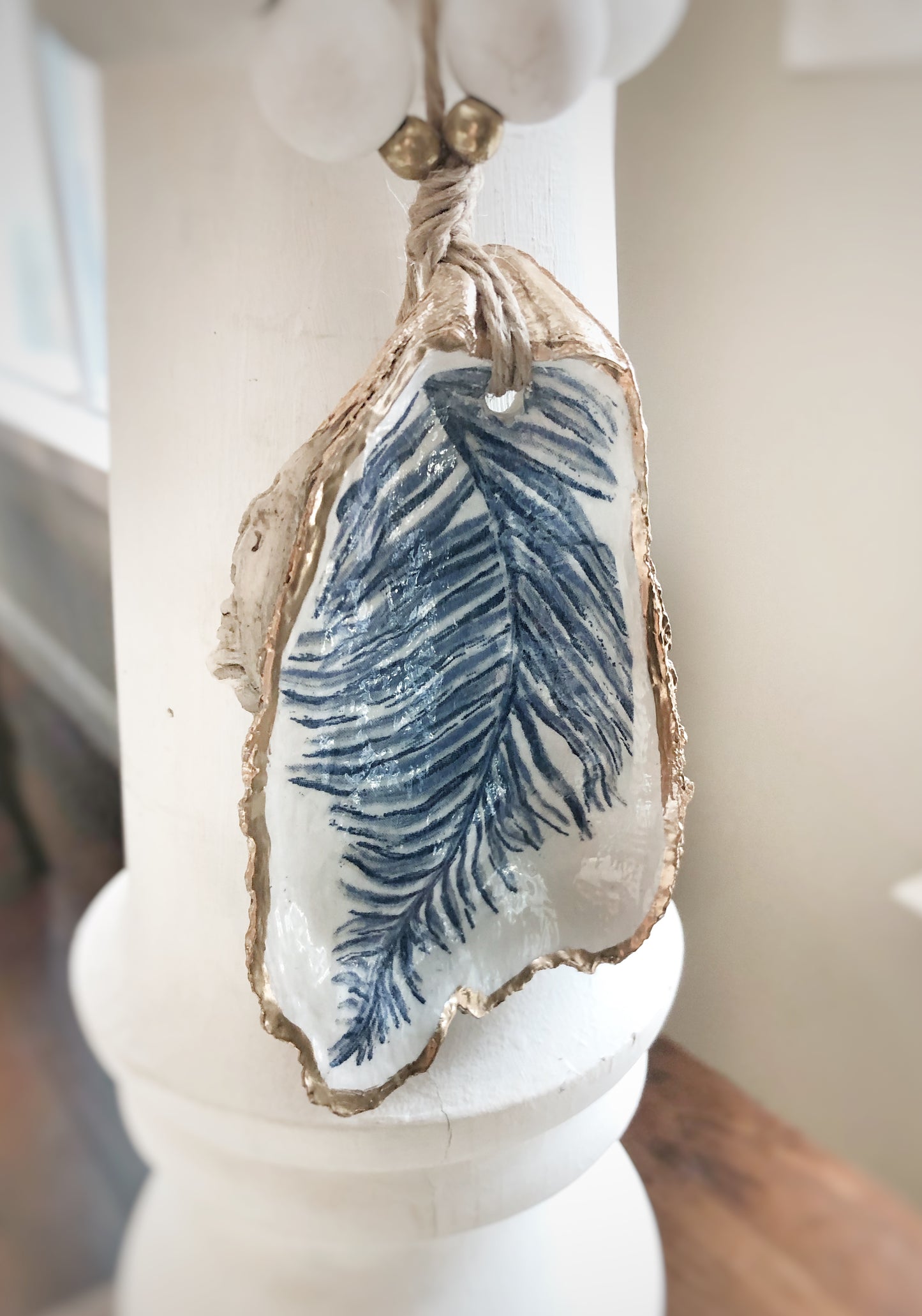 Blue and White Palm Frond Lamp Charm